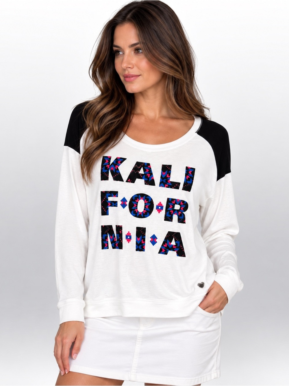 Kendall & Kylie Kalifornia Graphic Long Sleeve Pullover Top M